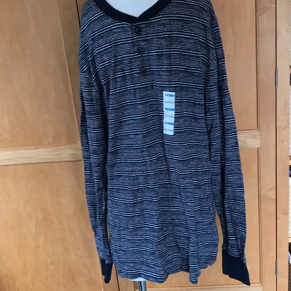 NWT Old Navy long-sleeve t-shirt
